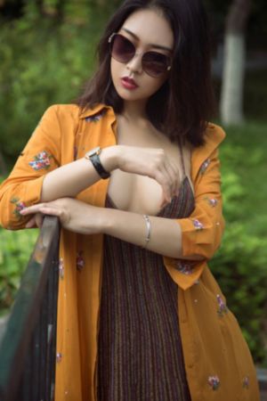 美国雪白人妖Sarina_1080在线视频观看
